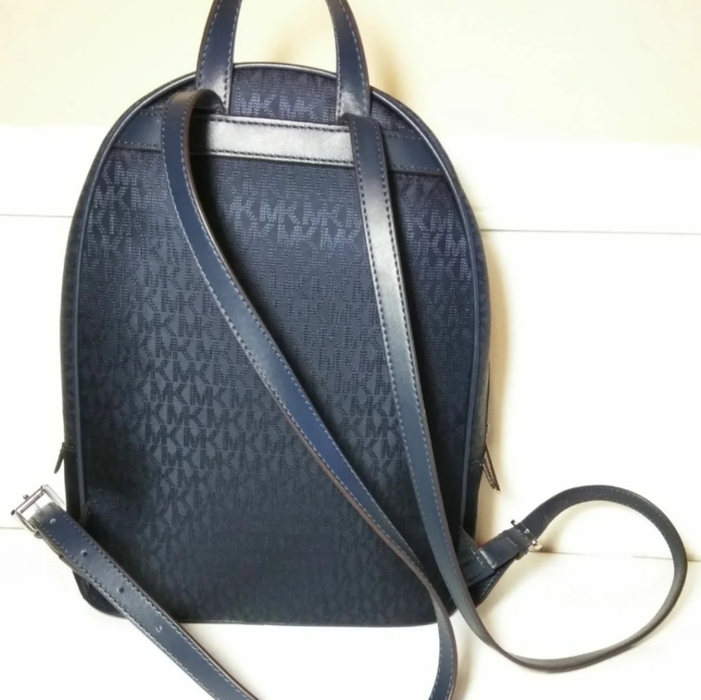 Michael Kors backpack NEW - Picture 3 of 5